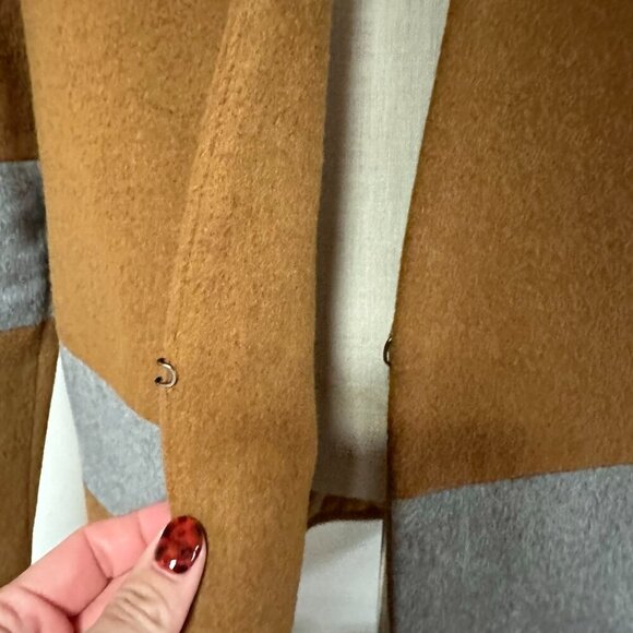 Mural Jacket - Picture 3 of 10